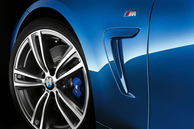 BMW M embleem zijpaneel