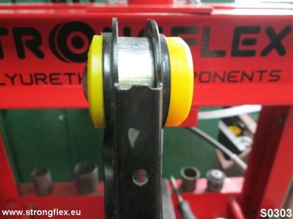 Strongflex achterste reactie-arm rubber E8x E9x E84 - Yellow